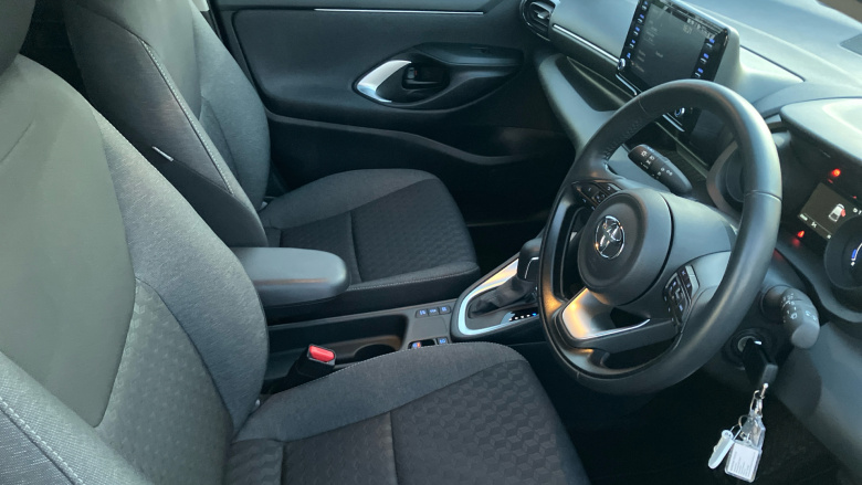 Toyota Yaris 1.5 Hybrid Design 5dr CVT Hybrid Hatchback